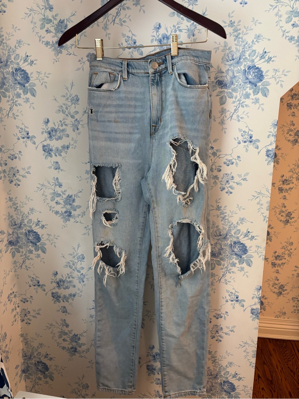 BDG Light Blue Distressed Women’s Jeans
